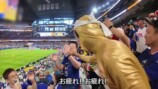 現地を盛り上げる江頭2:50