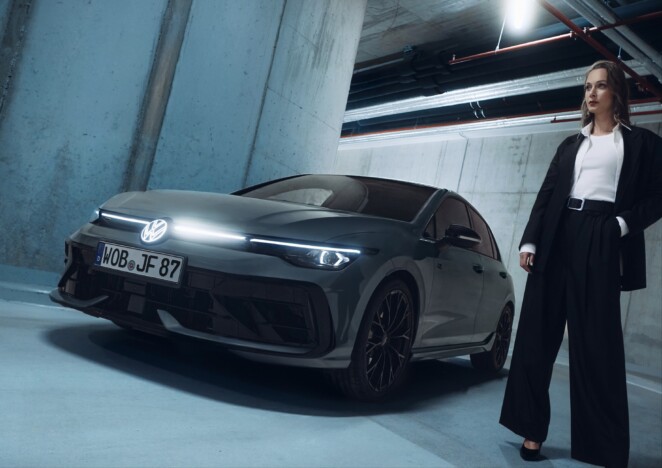 フォルクスワーゲン『Golf R Black Edition II』全国限定500台で登場　最高速度270km/hの歴代最速ポテンシャル