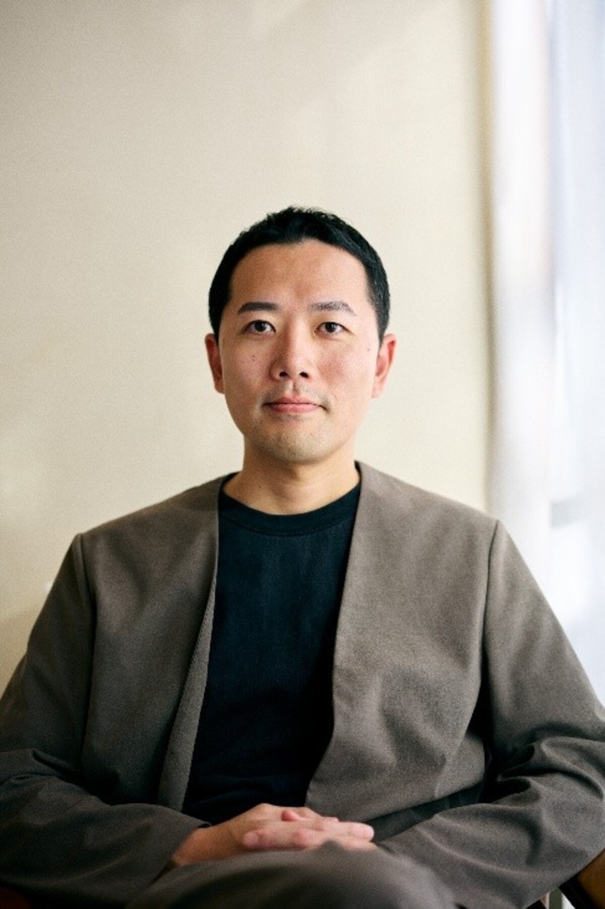 岩井圭也が双葉社Podcast新ホストに