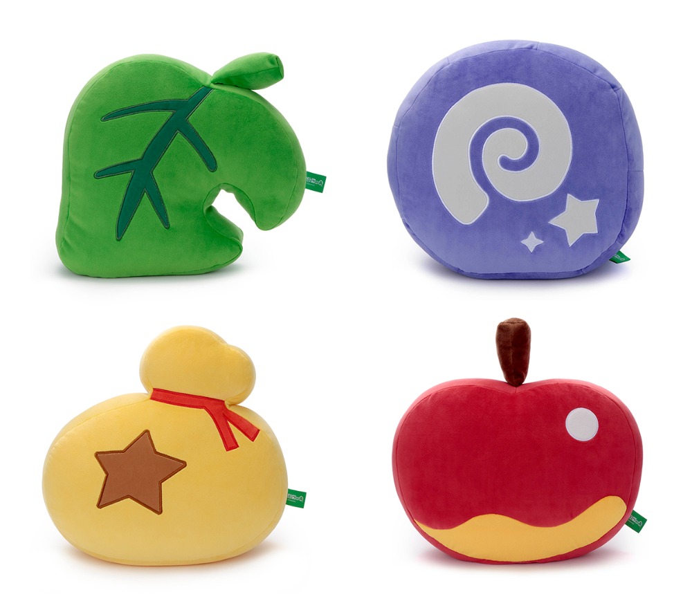 『どうぶつの森 Mocchi-Mocchi- GameStyle ぬいぐるみL』 (左上から)はっぱ、かせき /(左下から)ベルぶくろ、リンゴ