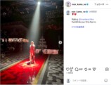 のん、“別人級”の衝撃白衣装を披露の画像