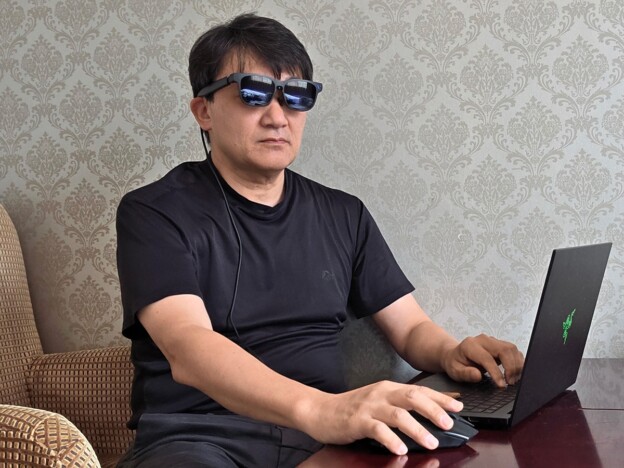 スマホもノートPCも巨大スクリーン化! 最新のARグラス『VITURE Beast』を使ってみた