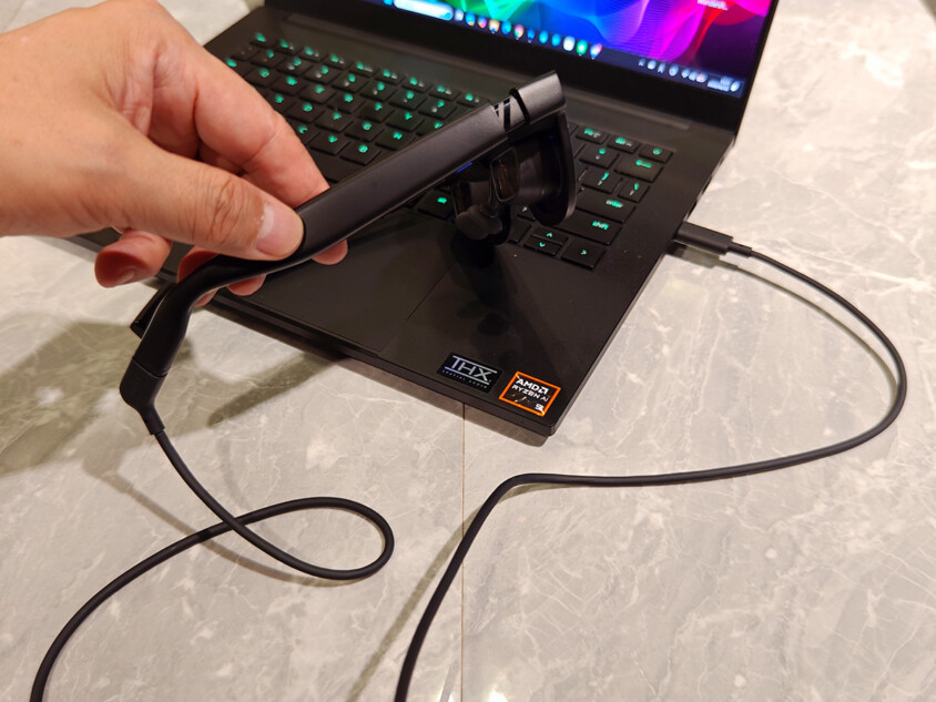 PCに接続している様子