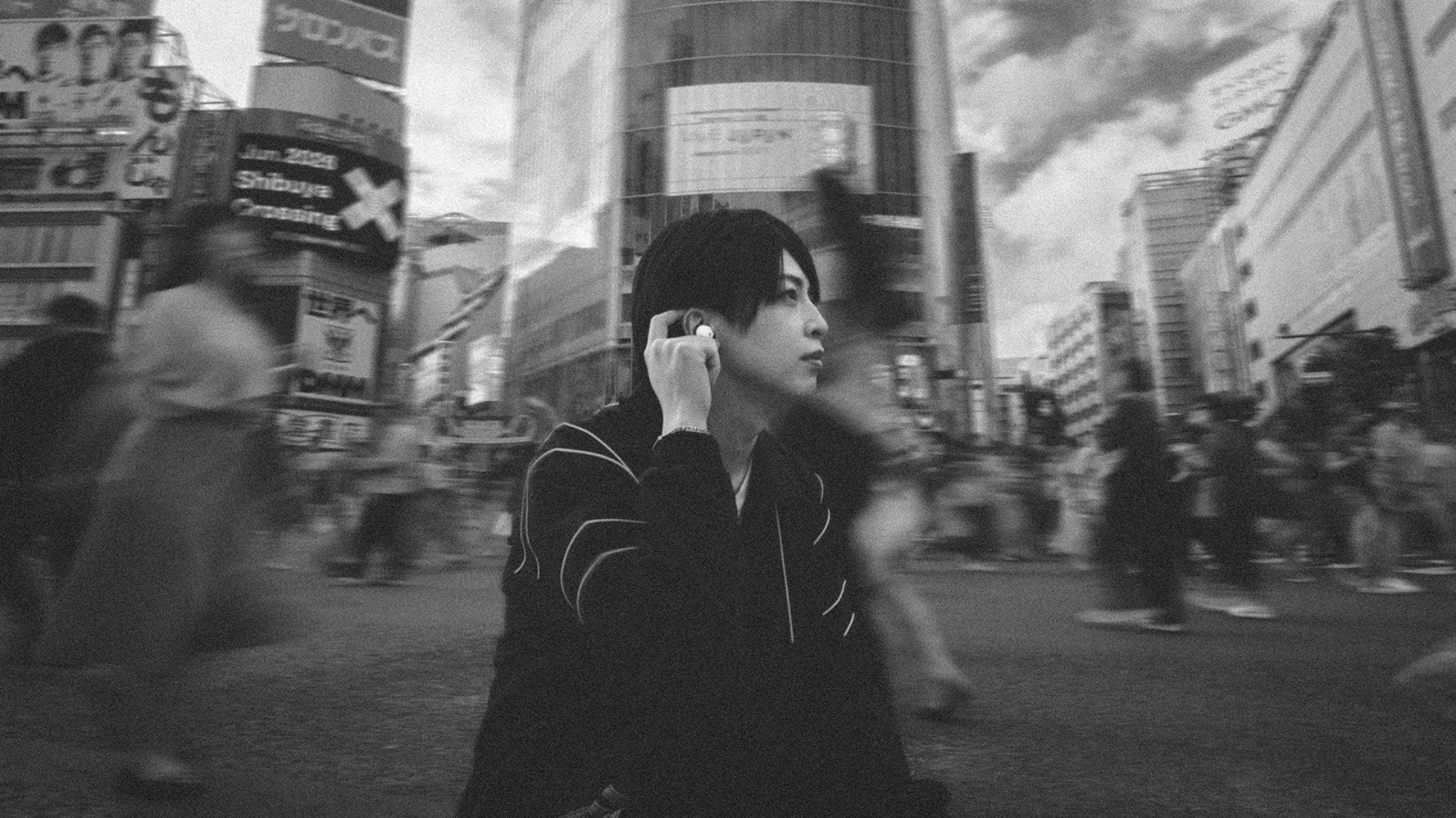 RIN AUDIO初のワイヤレスイヤホン『APERTURE』