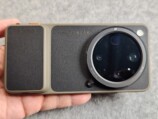 カメラメーカー、ハッセルブラッドのスマートフォンのような外観