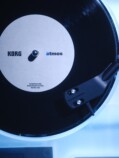 ポータブルレコードプレーヤー『handytraxx play Clear White』