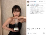 森七菜、黒ドレス姿でトロフィー披露の画像