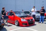 会場内で展示された車