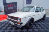 ステージ上で展示された車