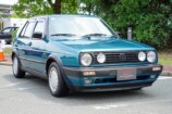 会場内で展示された車