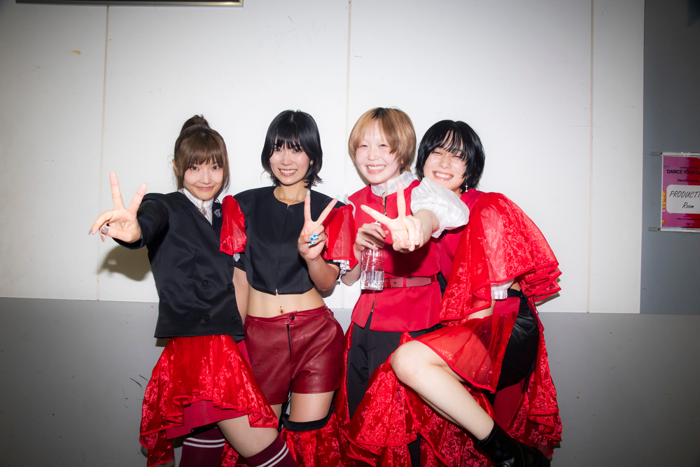 ExWHYZ ライブ写真