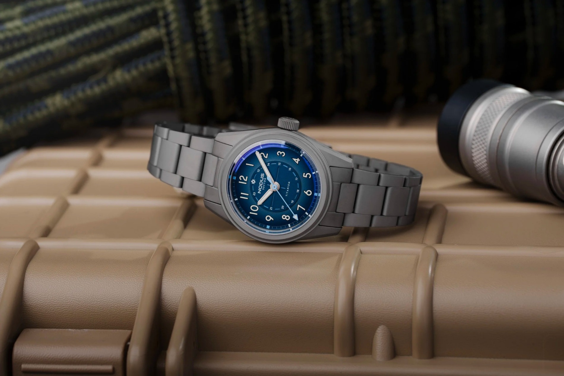 Sector II Field Titanium