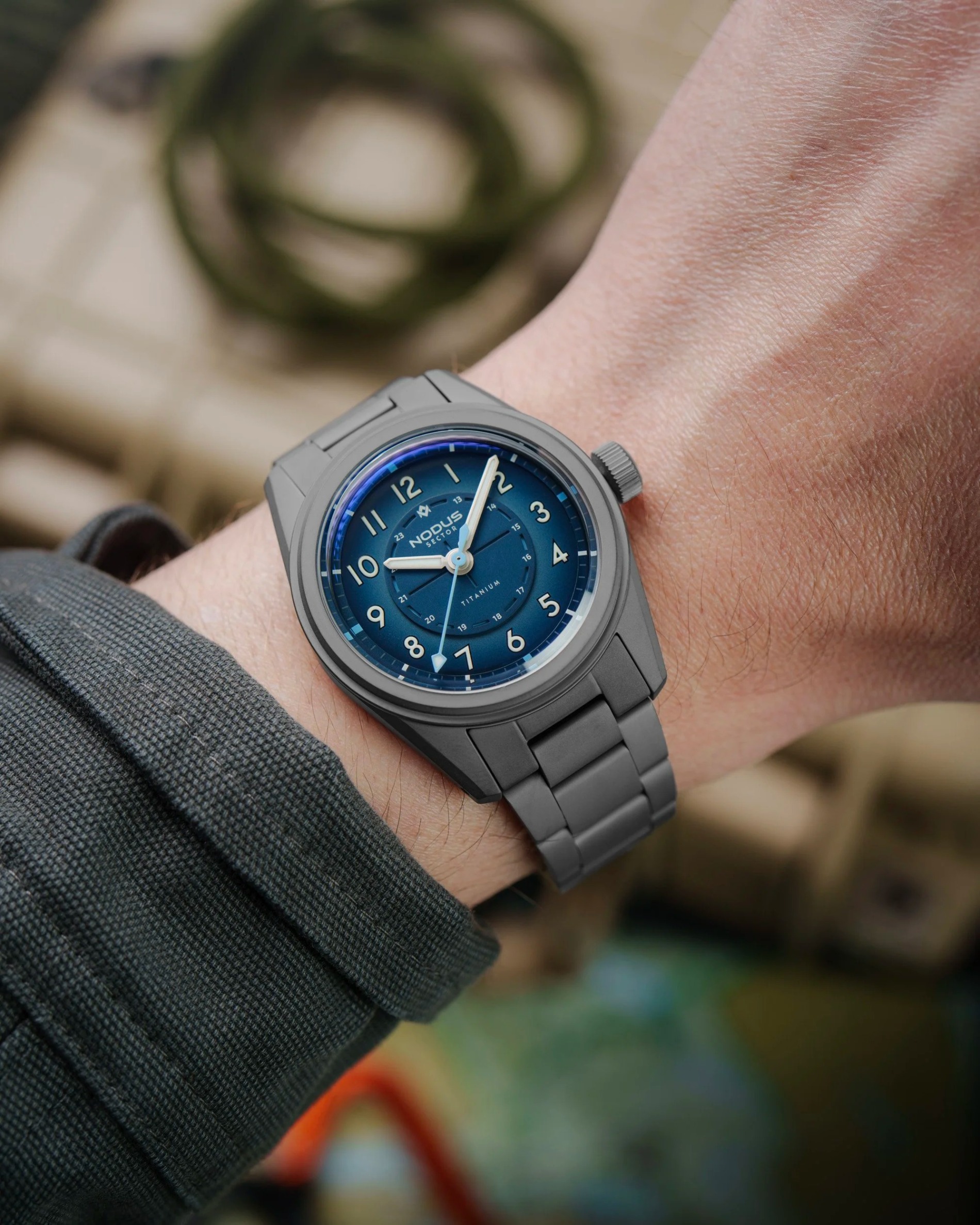 Sector II Field Titanium