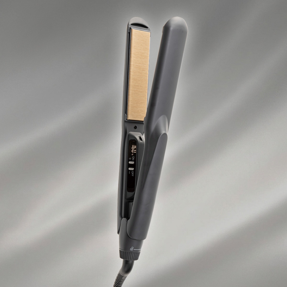 ニトリ、シルク加工の新ヘアアイロン発売