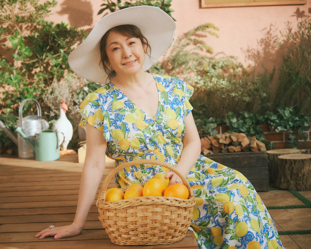 伸子(のぶこ):松坂慶子