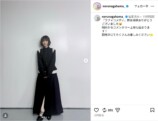長濱ねる、黒ベストのシックな装いで笑顔の画像