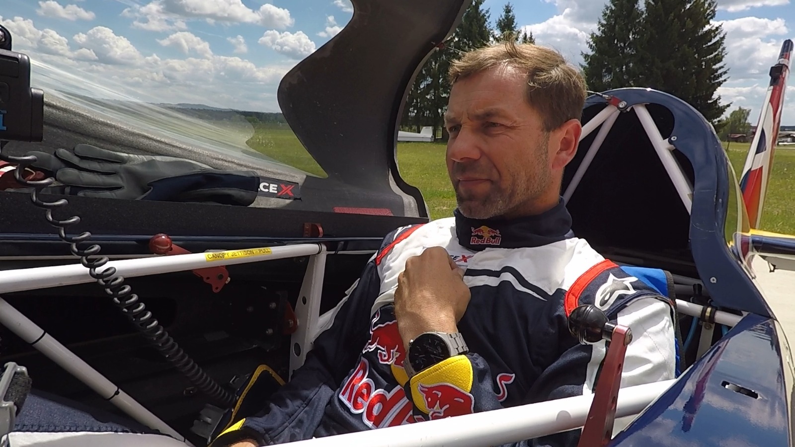 室屋義秀『AIR RACE X』第2戦優勝の画像