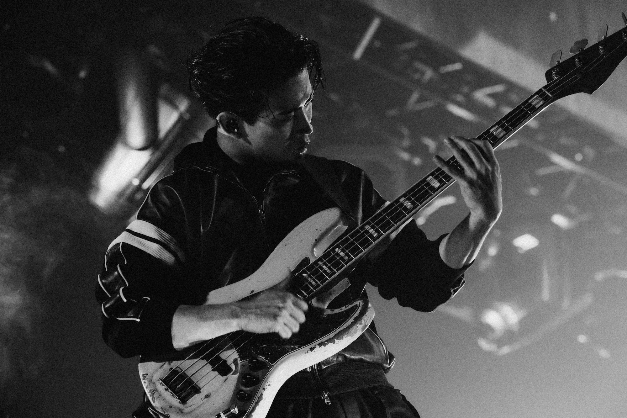 新井和輝(Ba)(Photo by Kosuke Ito)
