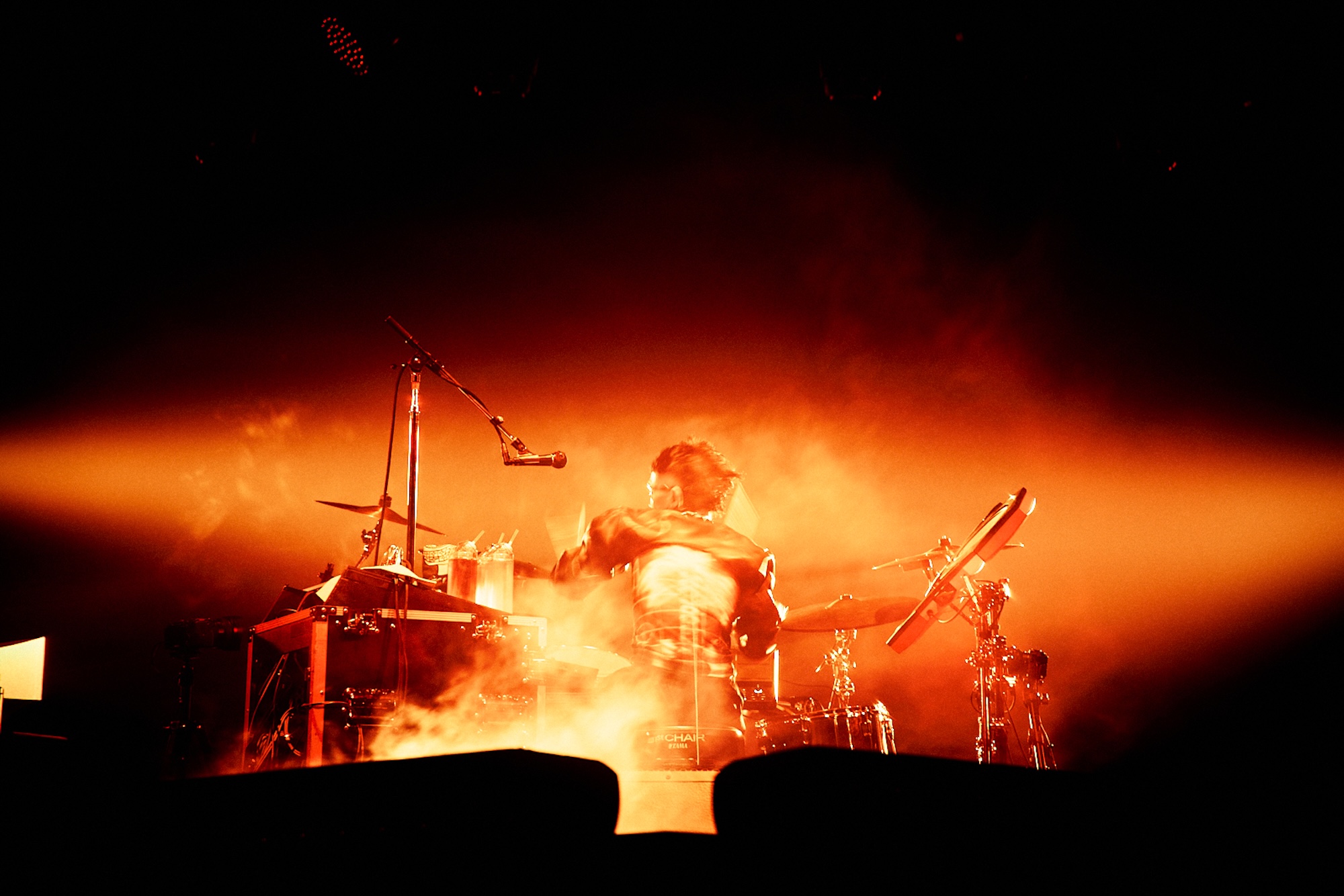 勢喜遊(Dr/Sampler)(Photo by Toshio Ohno)