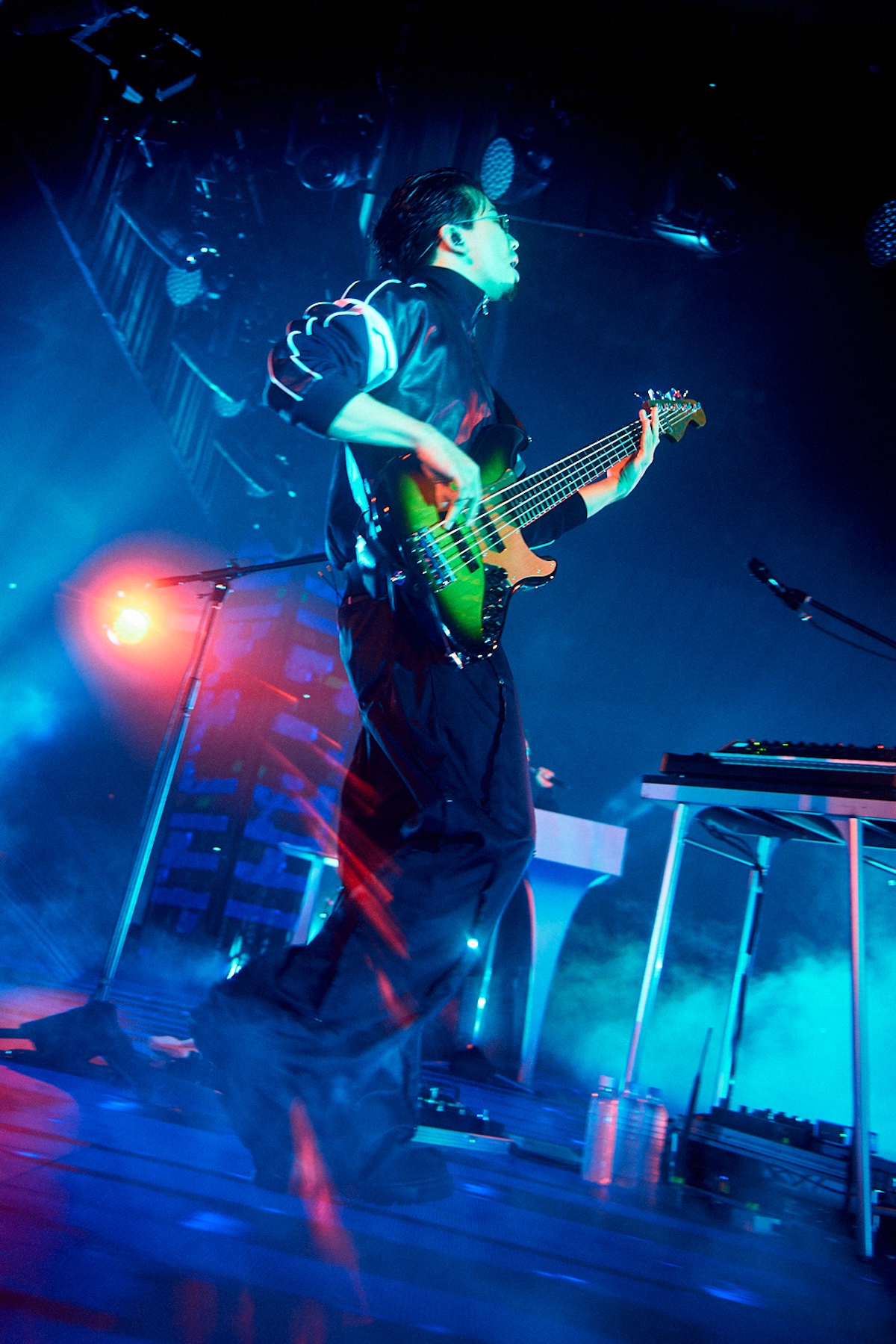 新井和輝(Ba)(Photo by Toshio Ohno)
