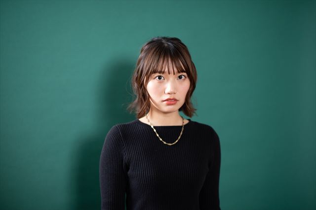 中島百依子