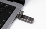 USB Type-Cコネクター側の使用イメージ