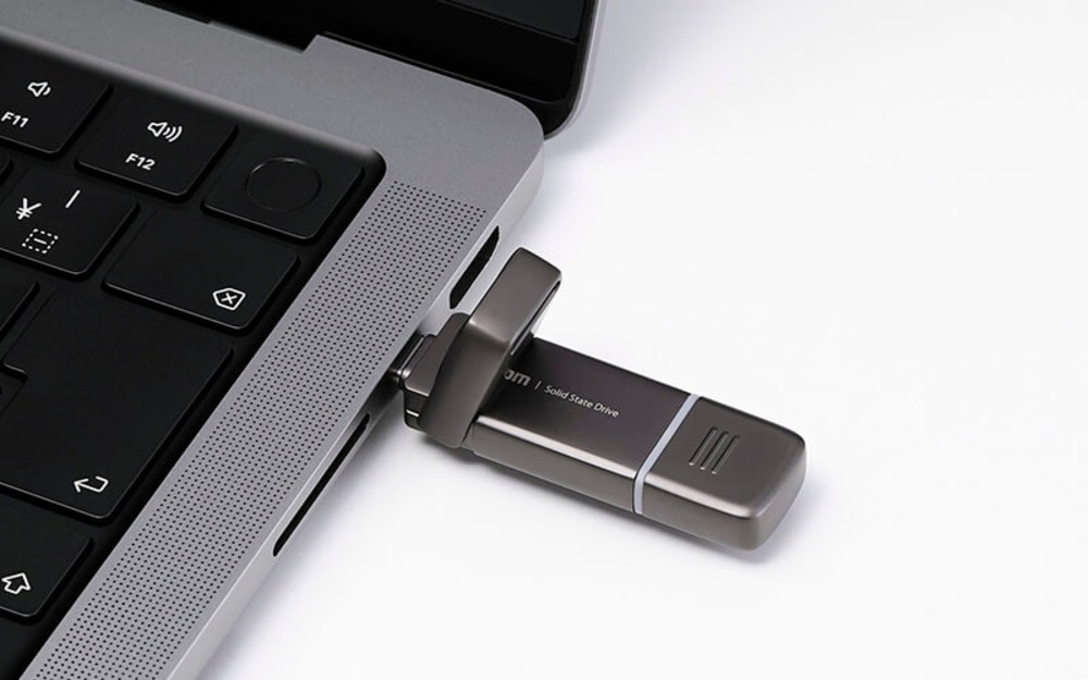 USB Type-Cコネクター側の使用イメージ