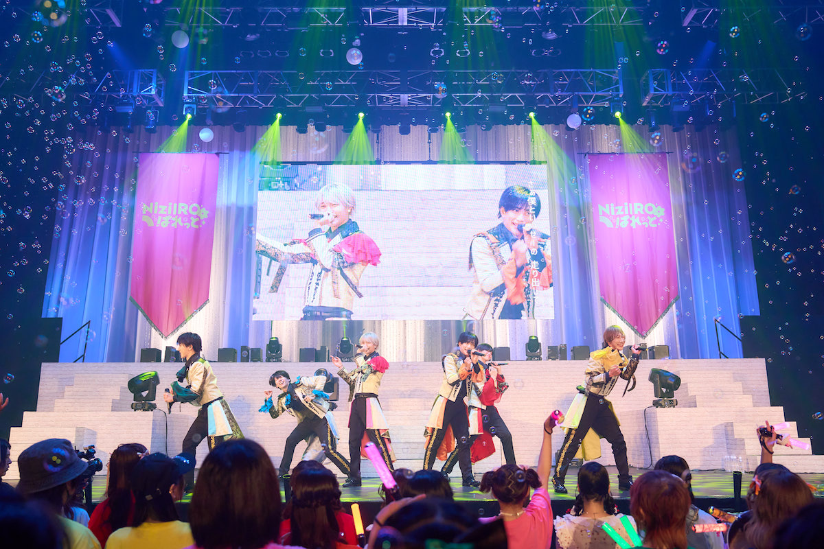 『We are NiziIROぱれっと』（撮影＝反甫晴弥、佐藤友梨菜）