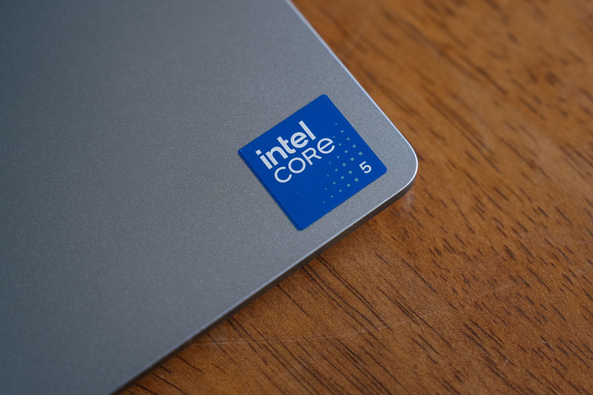 Intel Core 5搭載と分かる
