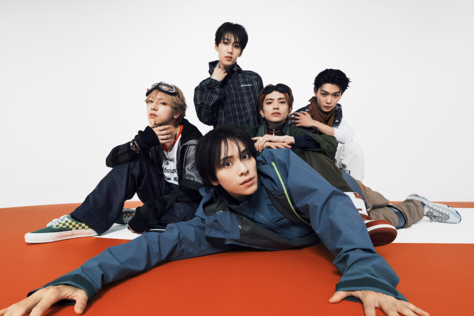 WILD BLUE、1stアルバム『CURVE』ジャケット＆新アー写公開 新たな