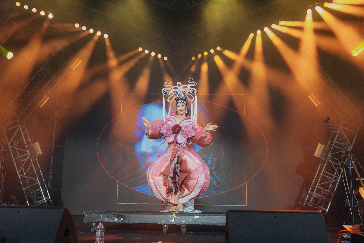 2026年『大港開唱 MEGAPORT FESTIVAL』李竺芯（Siri Lee） ft. 妮妃雅（Nymphia Wind）のライブの様子（画像提供＝出日音樂）