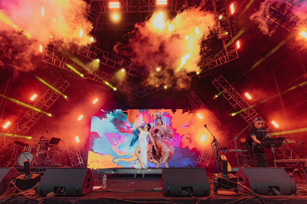 2026年『大港開唱 MEGAPORT FESTIVAL』李竺芯（Siri Lee） ft. 妮妃雅（Nymphia Wind）のライブの様子（画像提供＝出日音樂）