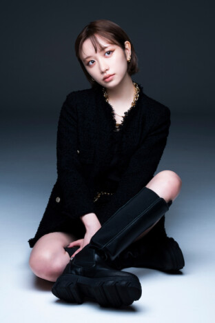 アソビシステム、吉田凜音の芸能活動における業務提携を開始　VOLVE CREATIVEとの提携に伴い