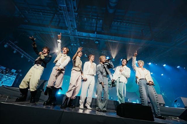 WOLF & WANDER、バンコクでデビューステージ披露　「Better Life」を7人で初パフォーマンスの画像1-1