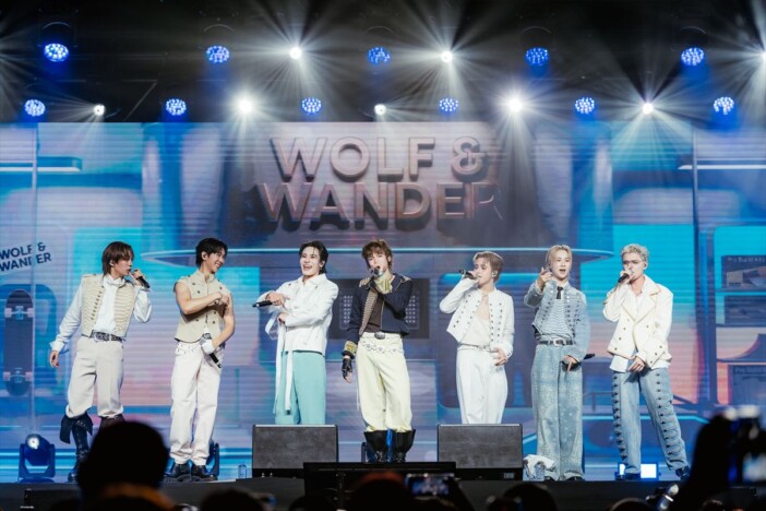WOLF & WANDER、バンコクでデビューステージ披露　「Better Life」を7人で初パフォーマンス