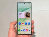 開いた状態　6.9インチ画面