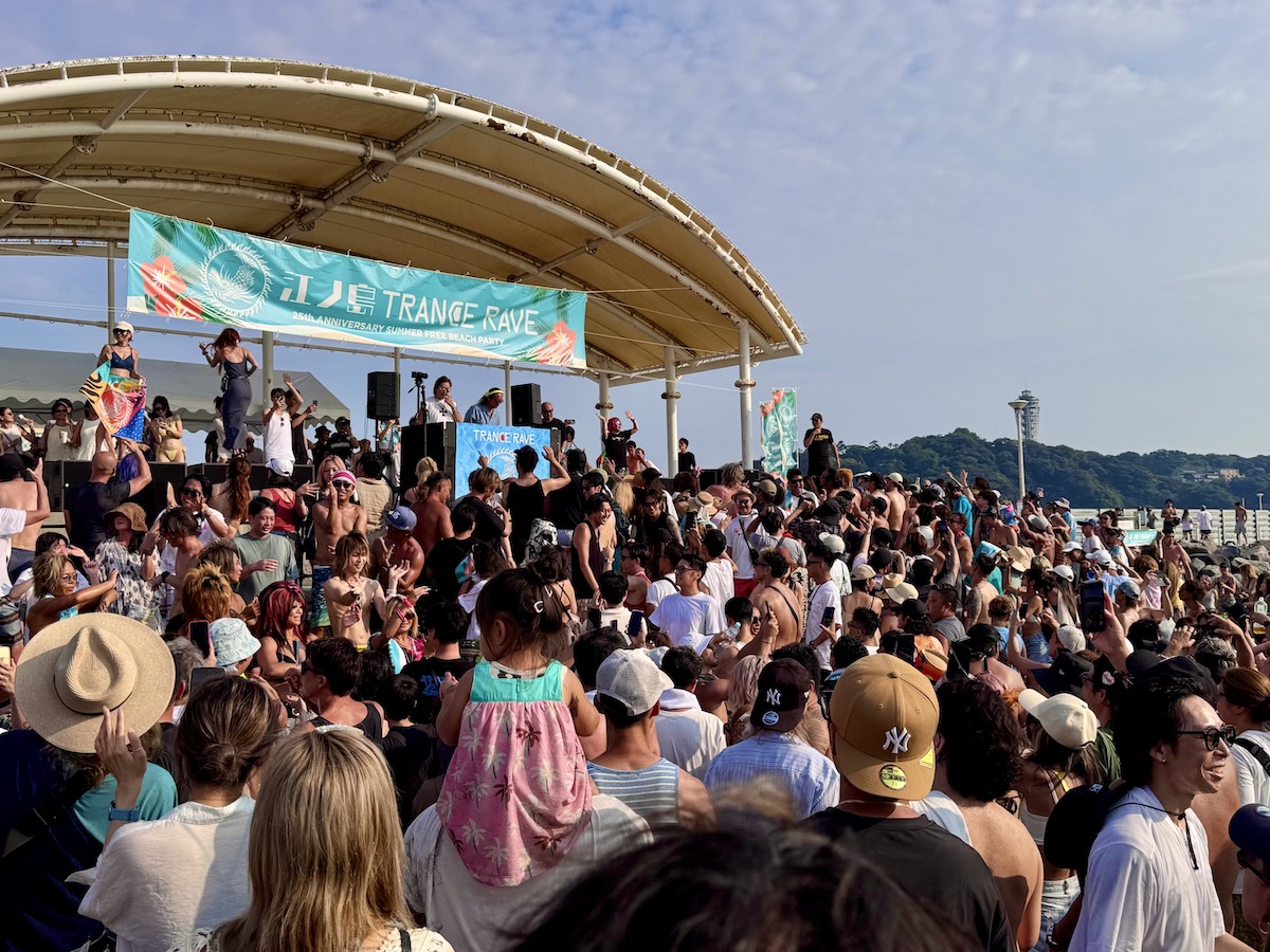 『江ノ島 TRANCE RAVE ~FREE BEACH PARTY~』(撮影=金子正樹)