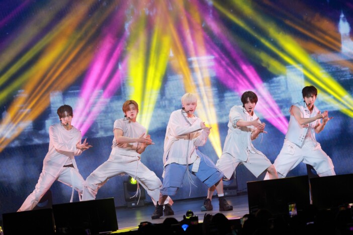 TOMORROW X TOGETHER プレミアムライブ開催