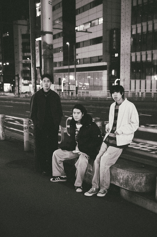 life crown、連続シングル作品リリース