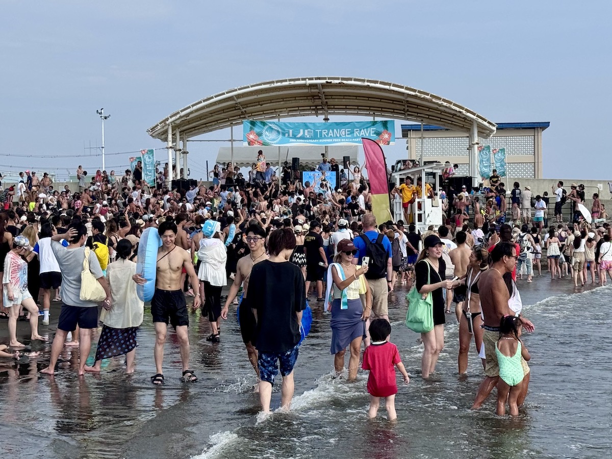 『江ノ島 TRANCE RAVE ~FREE BEACH PARTY~』(撮影=金子正樹)