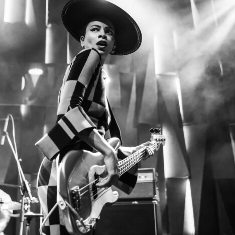 カリブ海出身シンガー／ベーシスト Adi Oasis、ビルボードライブ東京＆大阪で初の来日公演開催
