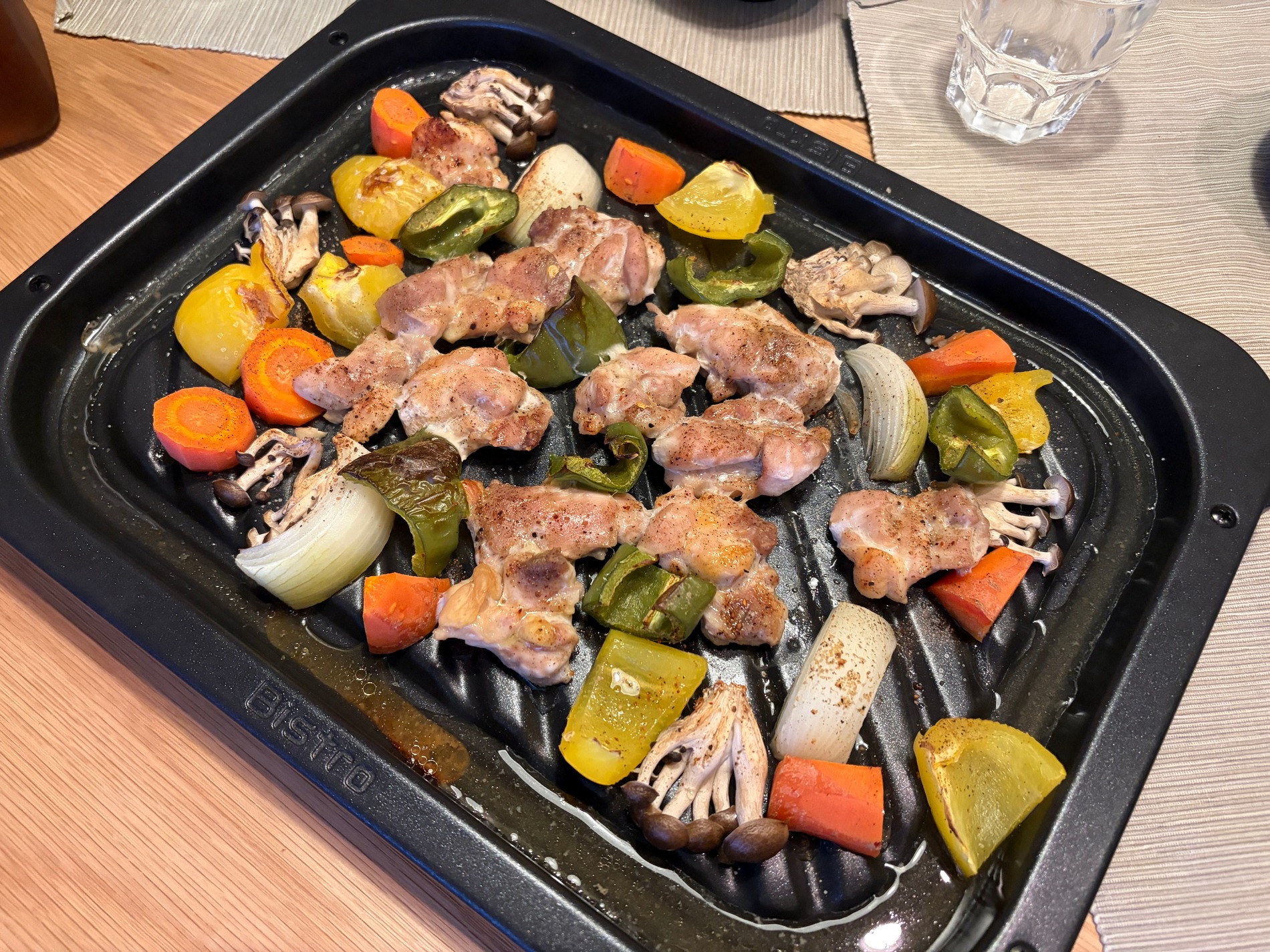 プレートに並べられた食材
