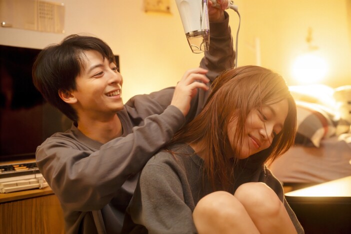 川口春奈と高杉真宙の愛おしい日常 『ママがもうこの世界にいなくても』場面写真公開