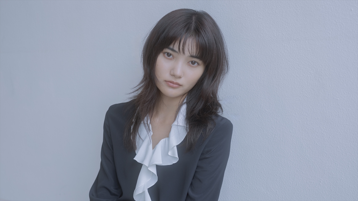 由薫、新曲「OUT」配信リリース