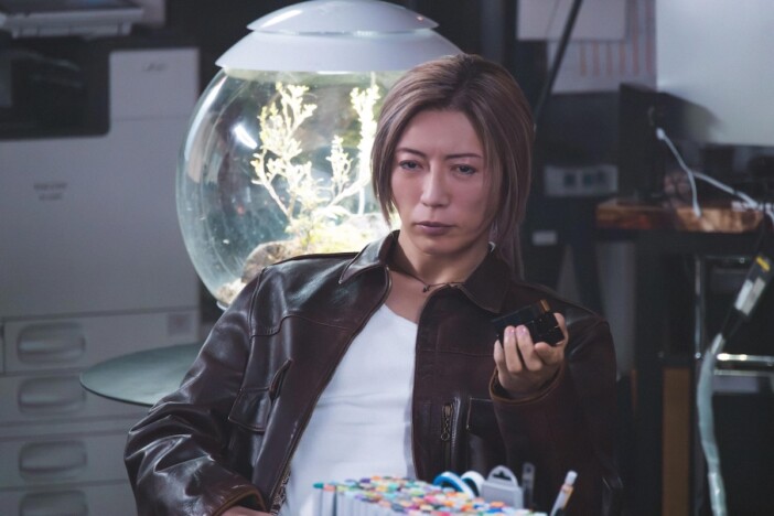 『ブラックトリック』GACKTの演技は“異質”すぎるのか　“型破り”を成立させる存在感