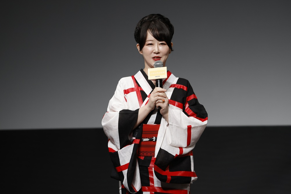 原作・監督・脚本を担当した東村アキコ(C)AbemaTV,Inc.