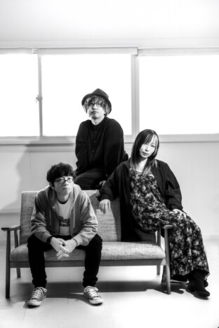 WHITE ASH、ワンマンツアー『Tiny Robots』開催　来年1月より全国9カ所のライブハウスをまわる