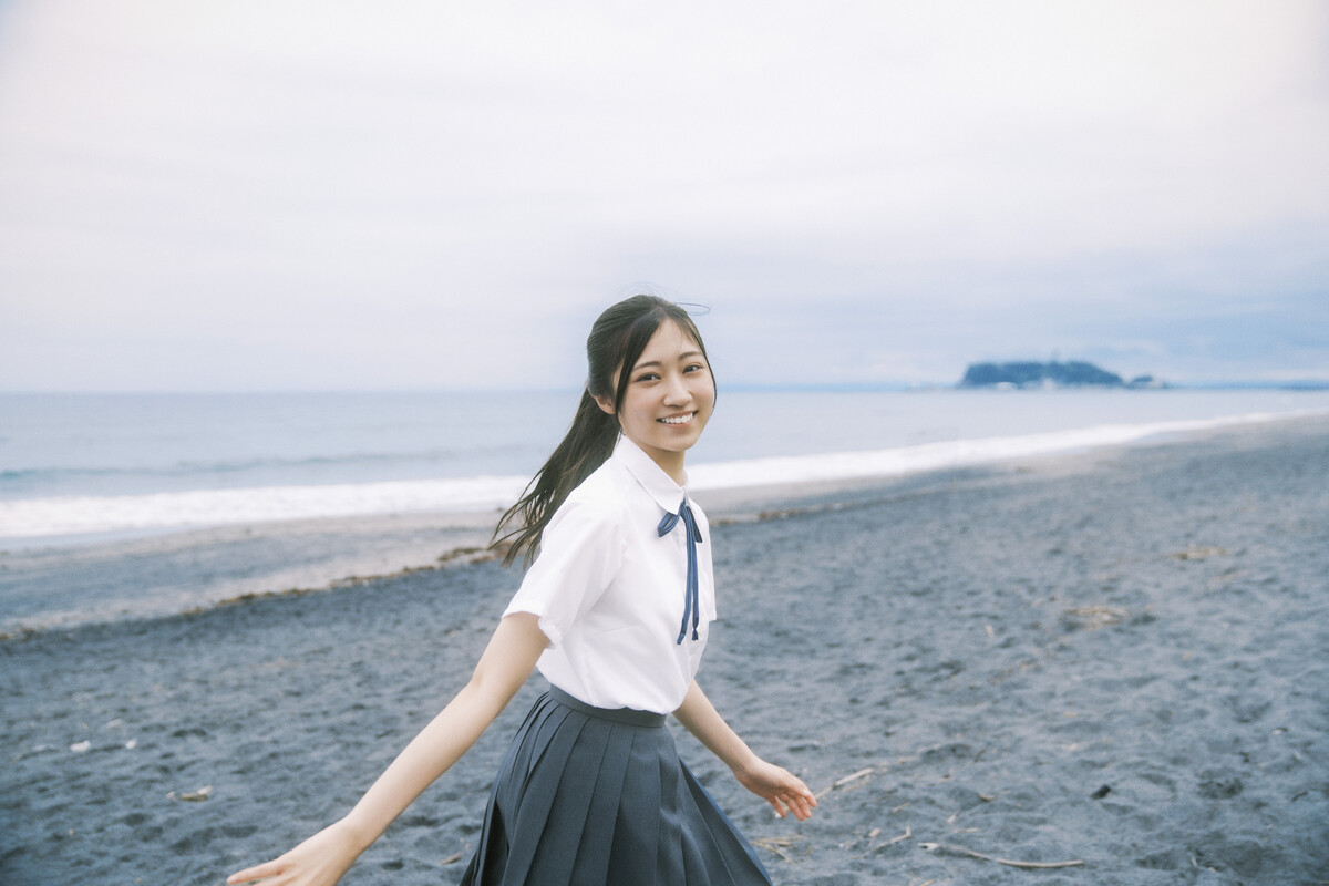 渡辺莉奈表紙『B.L.T. SUMMER CANDY』発売の画像