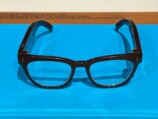 Warby Parkerとコラボしたデザイン