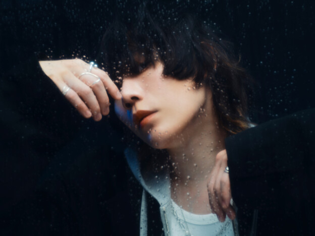 須田景凪、ニューアルバム『LOVE HATE』新曲タイトル&曲順発表 収録曲「BLACK」先行配信も